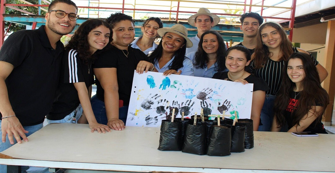CRIANÇAS E MEIO AMBIENTE: AÇÃO EDUCACIONAL DO CBHSAST EM GURUPI CRIANÇAS E MEIO AMBIENTE: AÇÃO EDUCACIONAL DO CBHSAST EM GURUPI